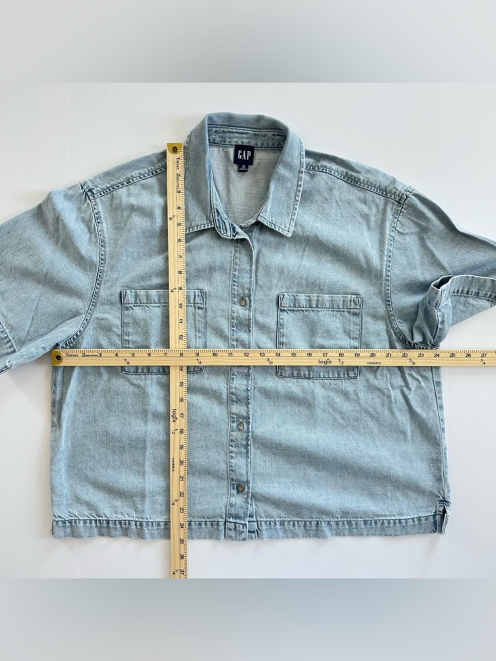 GAP UltraSoft Cropped Denim Shirt in Light Wash | XLT | NWOT - Picture 4 of 7